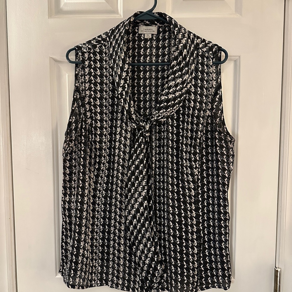 Tahari Sleeveless Blouse, XL